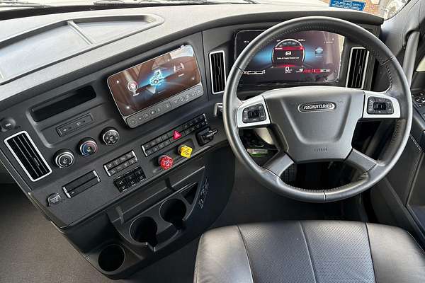 2024 Freightliner Cascadia 126