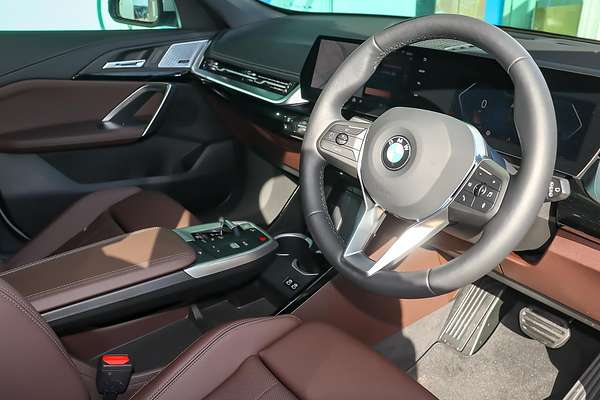 2025 BMW X1 sDrive18i U11