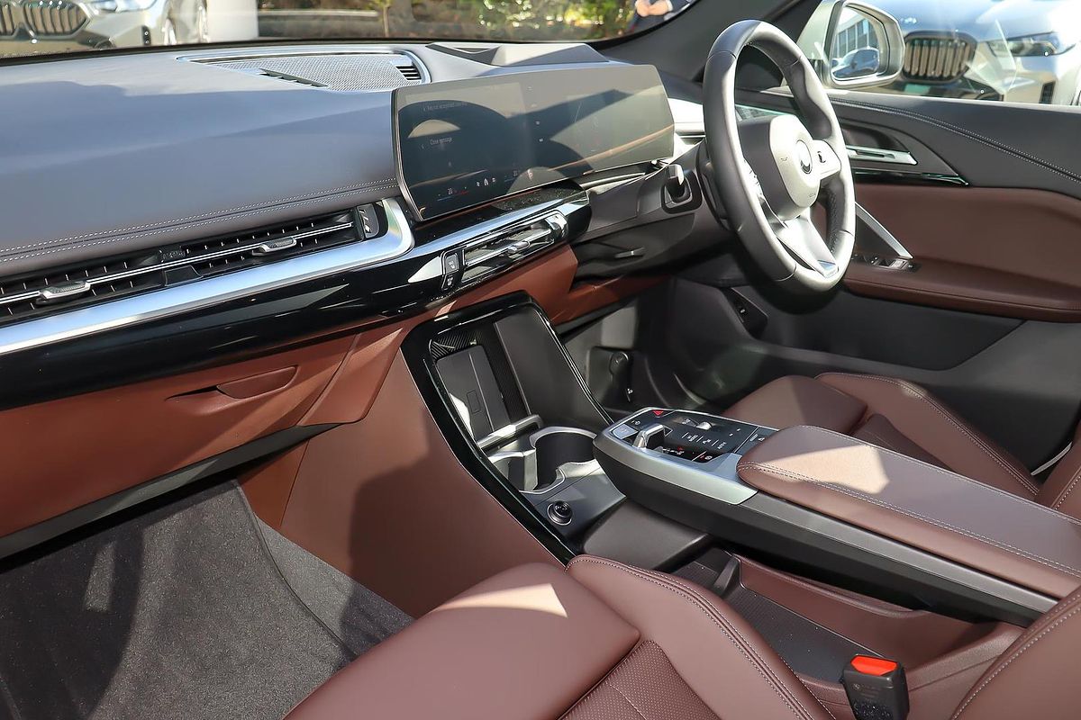 2025 BMW X1 sDrive18i U11