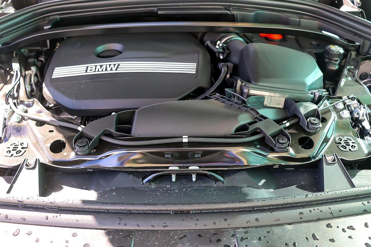 2025 BMW X1 sDrive18i U11
