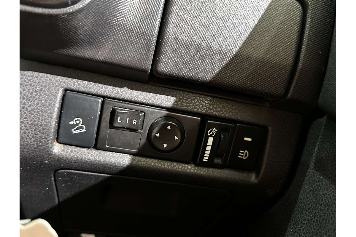 2019 Isuzu D-MAX SX  4X4