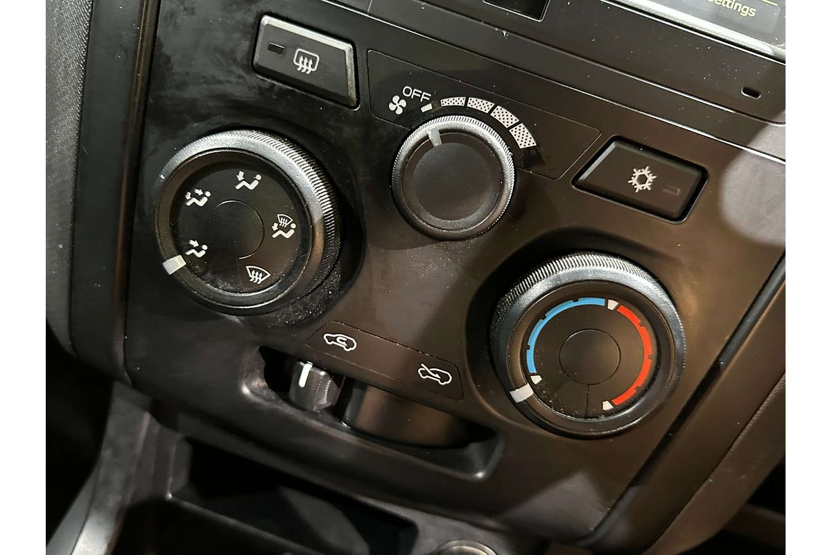 2019 Isuzu D-MAX SX  4X4