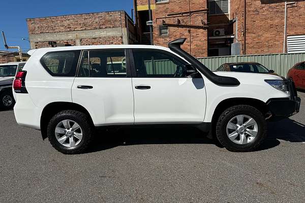 2022 Toyota Landcruiser Prado GX GDJ150R