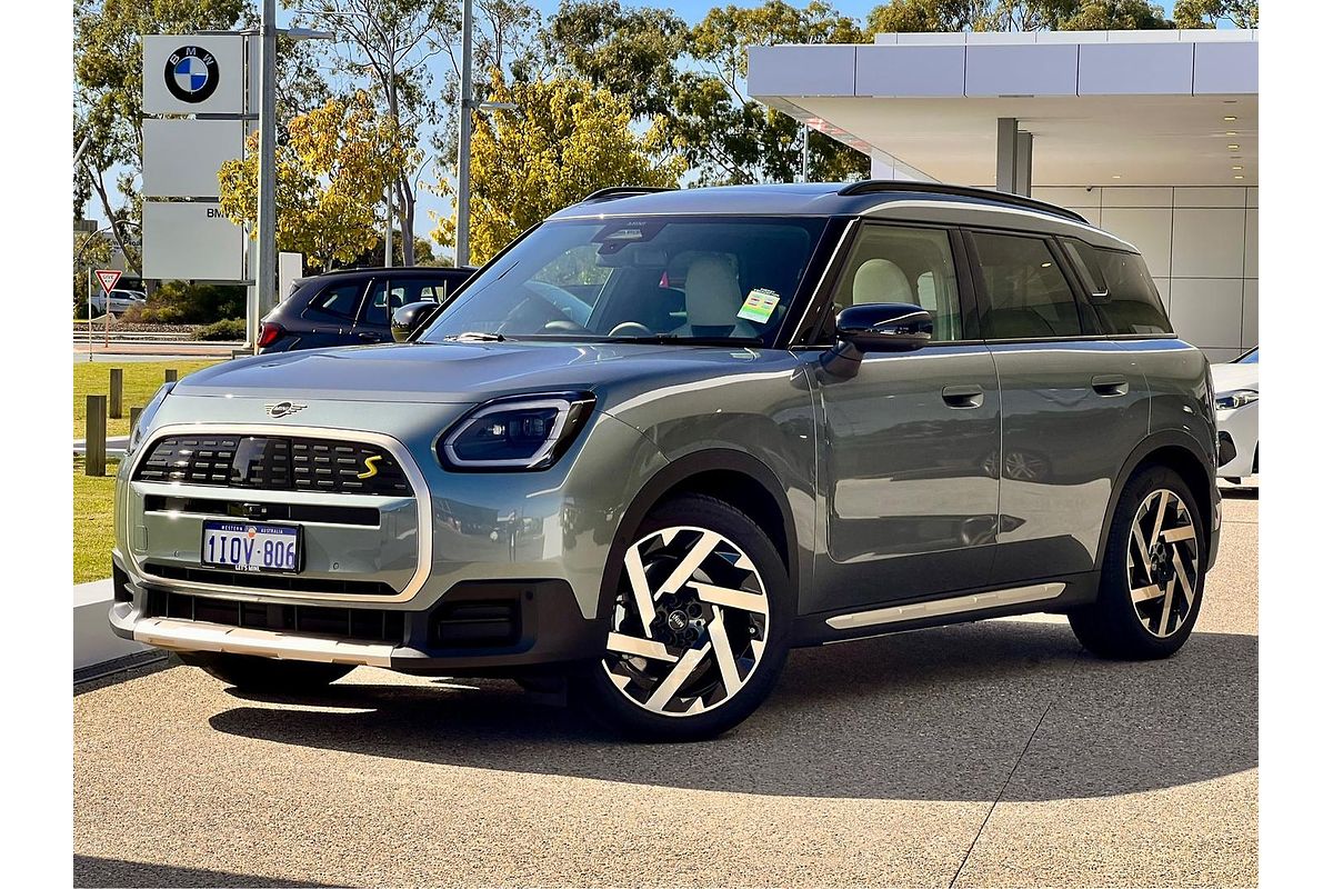 2025 MINI Countryman SE Favoured U25