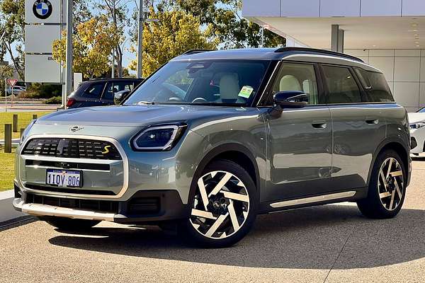 2025 MINI Countryman SE Favoured U25