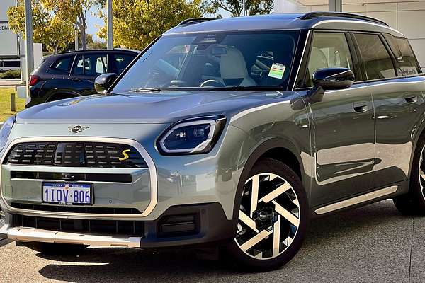 2025 MINI Countryman SE Favoured U25