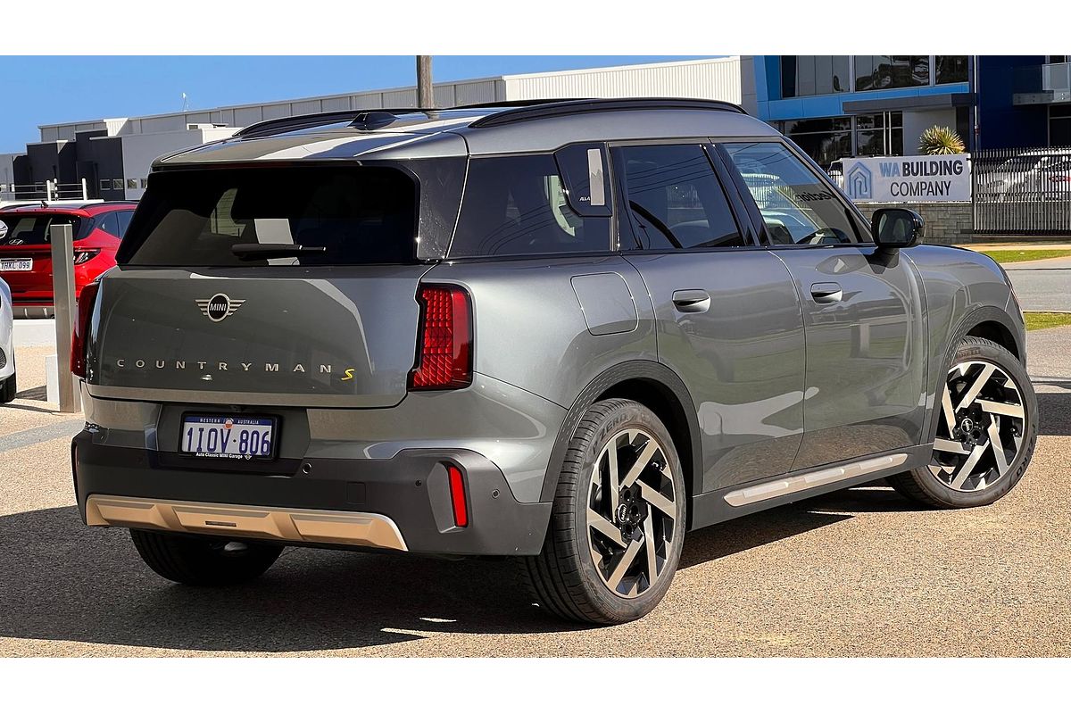2025 MINI Countryman SE Favoured U25