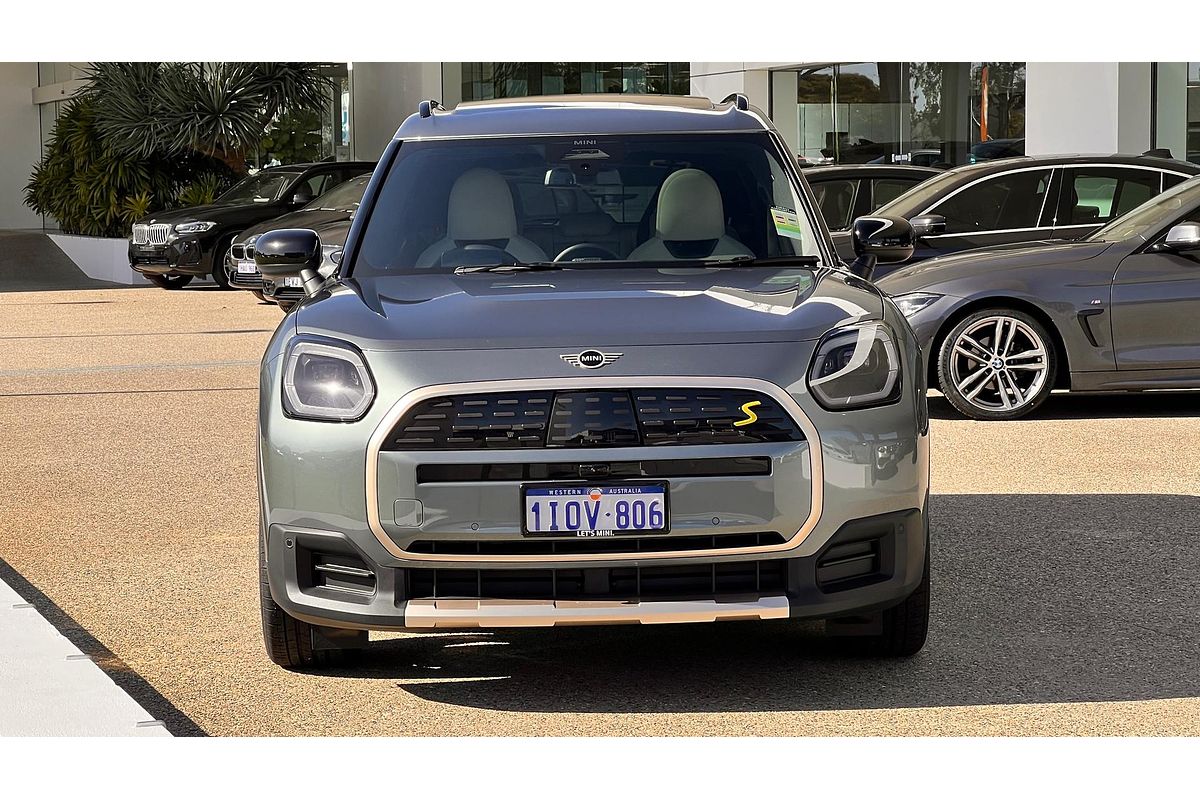 2025 MINI Countryman SE Favoured U25