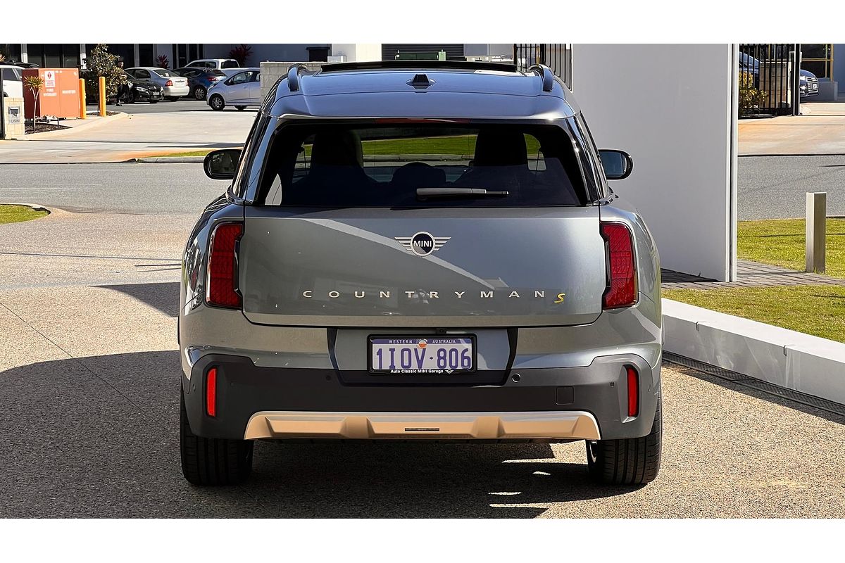 2025 MINI Countryman SE Favoured U25