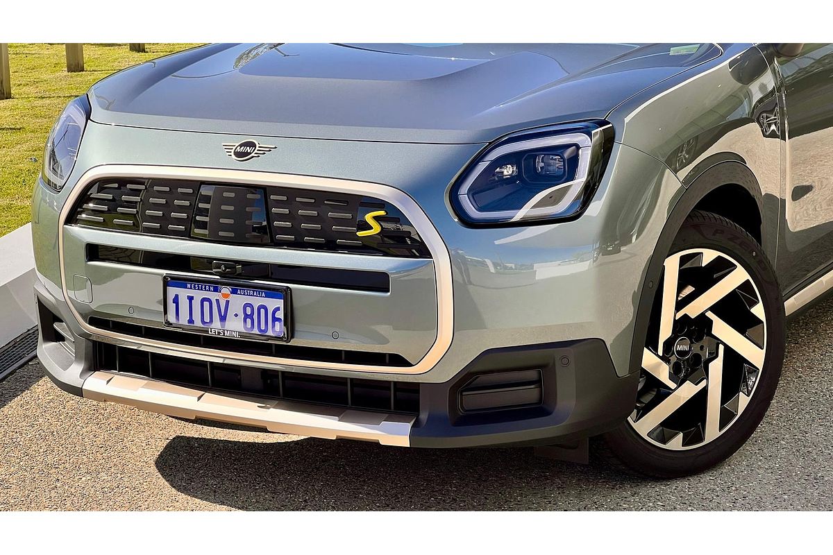 2025 MINI Countryman SE Favoured U25