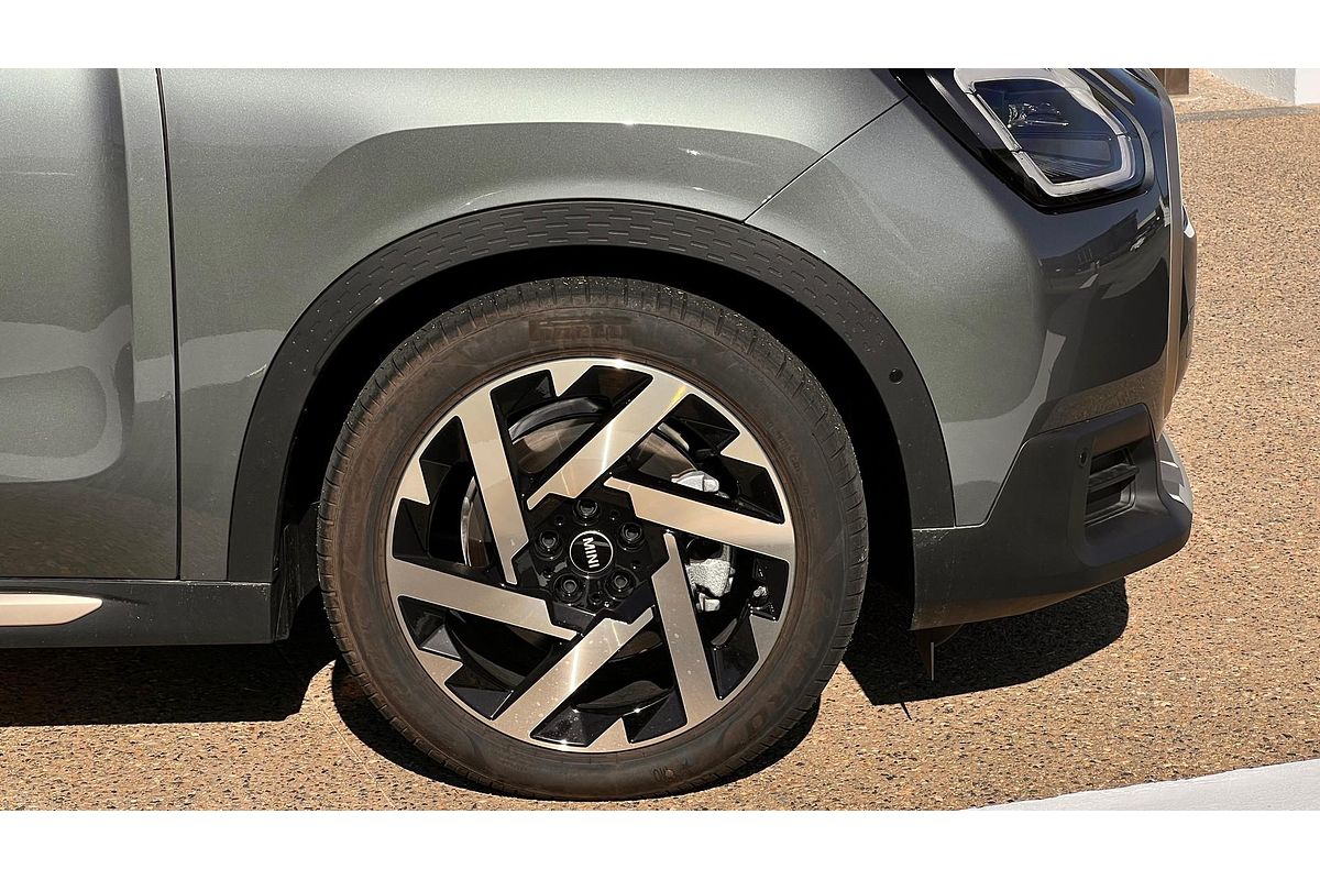 2025 MINI Countryman SE Favoured U25
