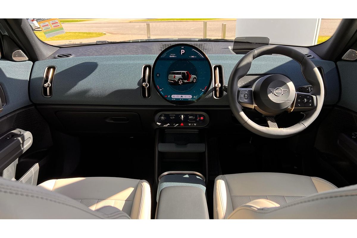 2025 MINI Countryman SE Favoured U25