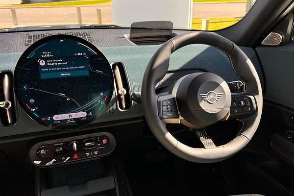 2025 MINI Countryman SE Favoured U25
