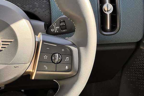 2025 MINI Countryman SE Favoured U25