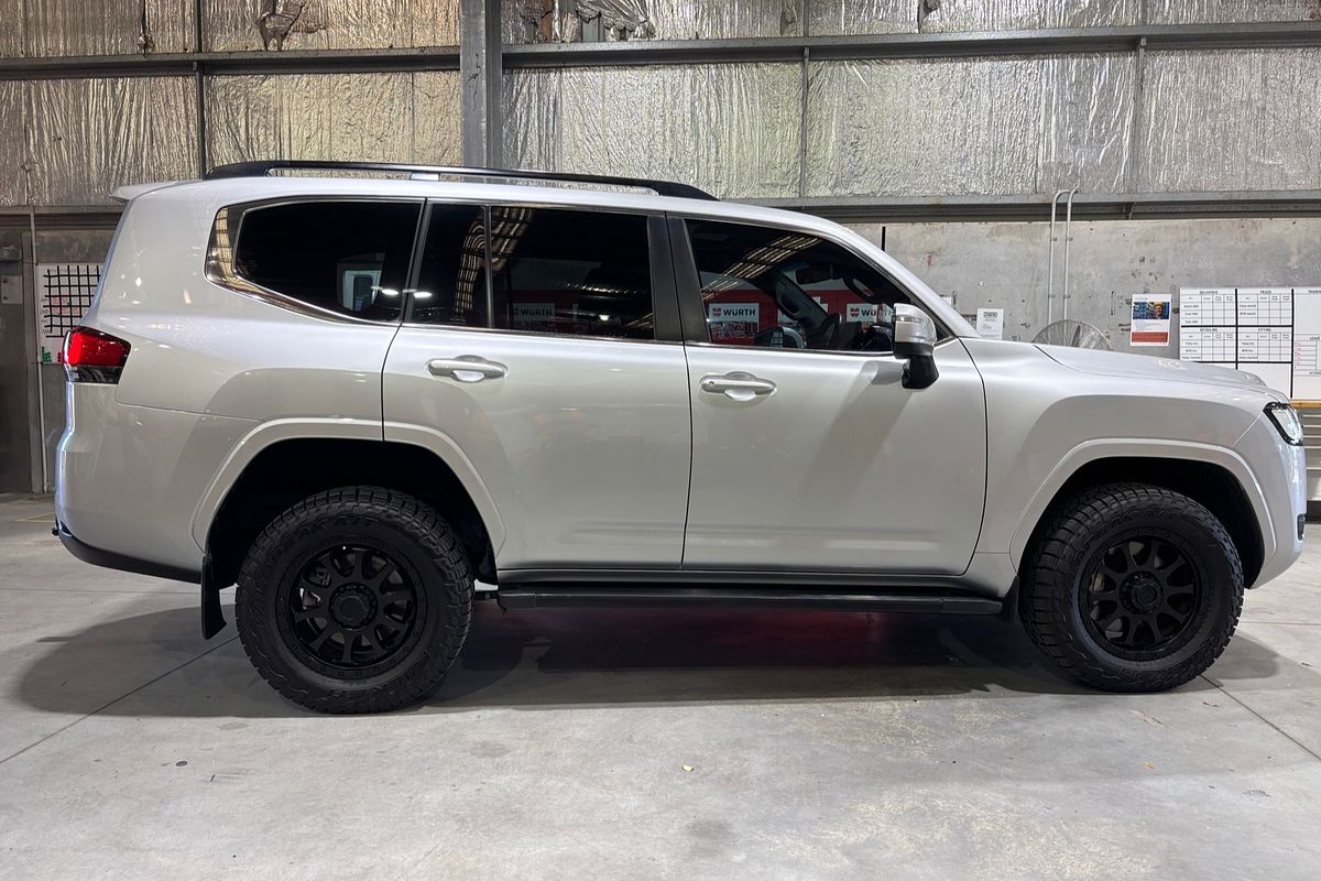 2022 Toyota Landcruiser VX FJA300R