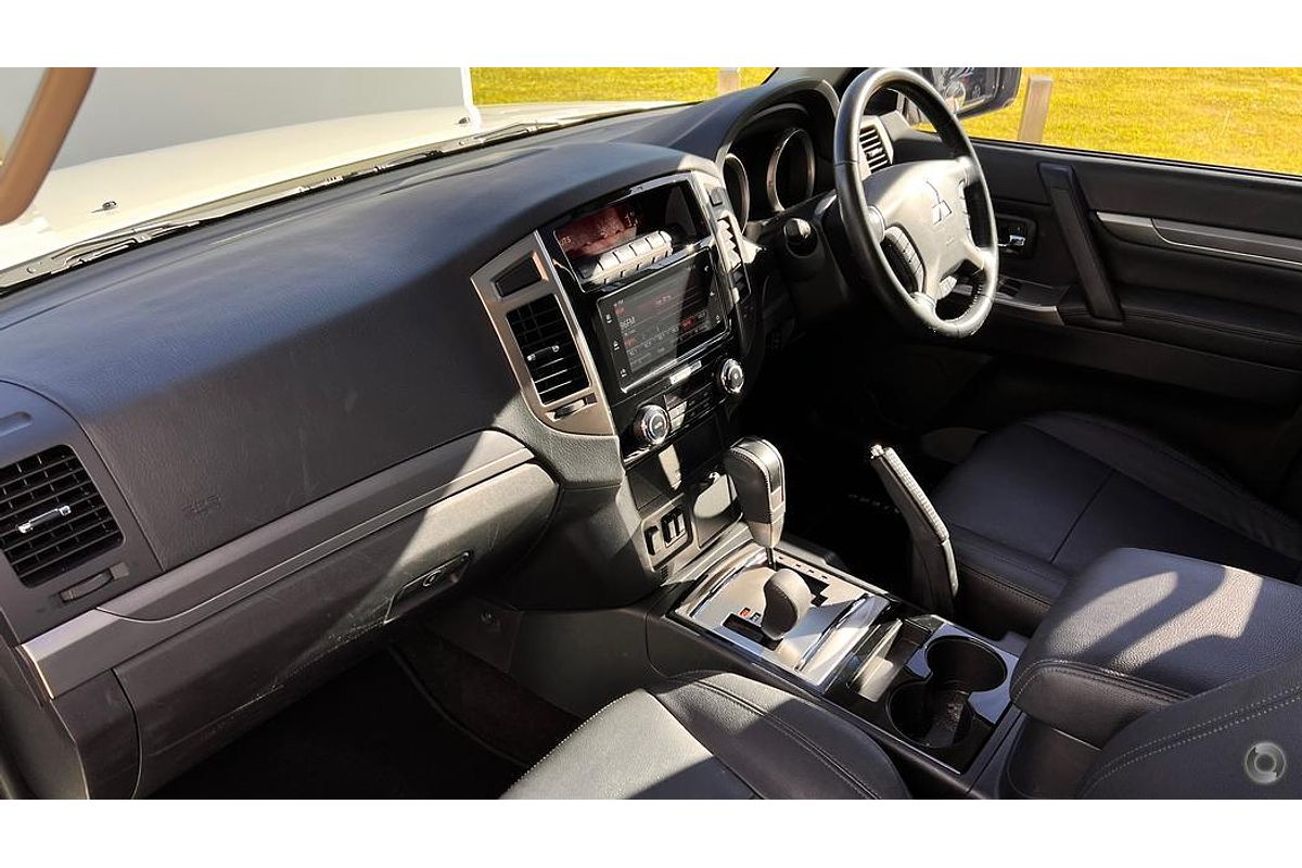 2021 Mitsubishi Pajero Exceed NX