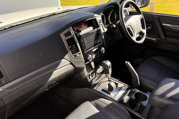 2021 Mitsubishi Pajero Exceed NX