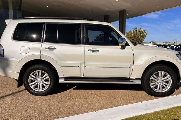2021 Mitsubishi Pajero Exceed NX