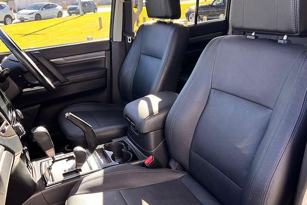 2021 Mitsubishi Pajero Exceed NX
