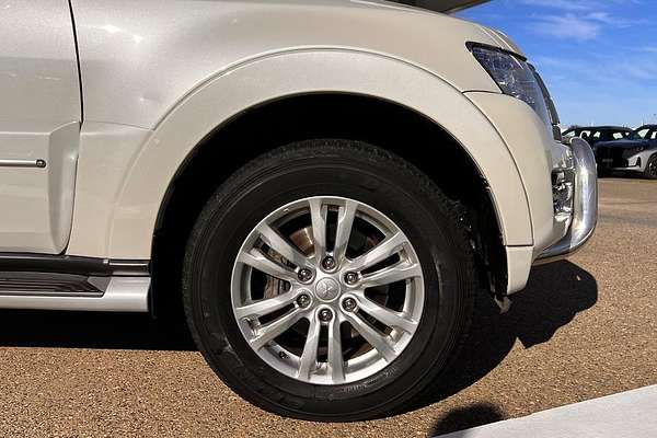 2021 Mitsubishi Pajero Exceed NX