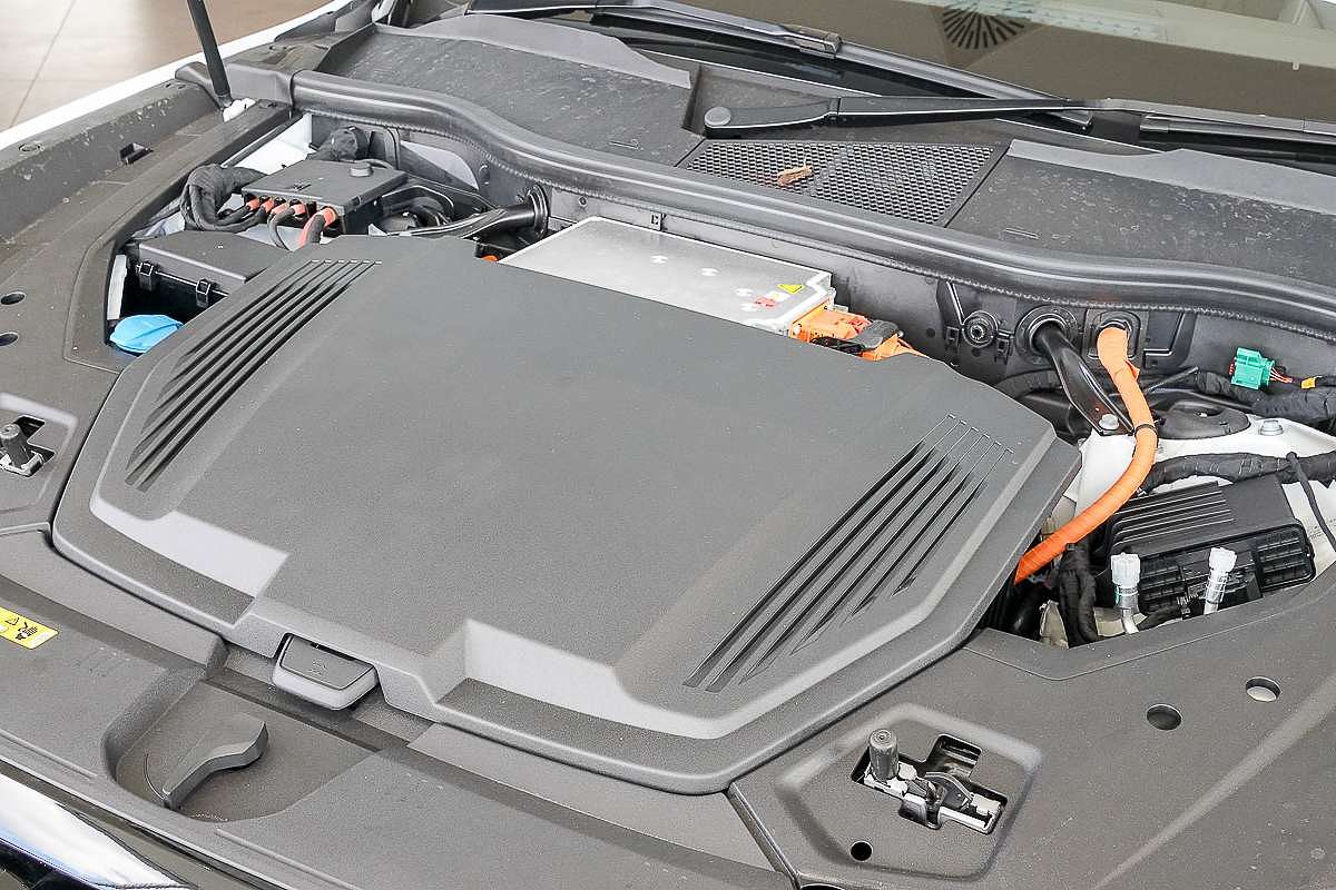2024 Audi Q8 e-tron 55 GE