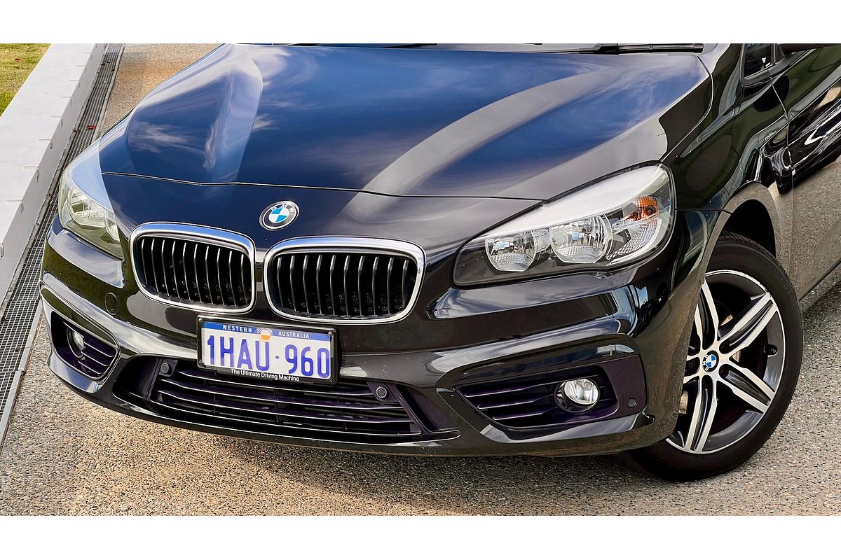 2015 BMW 2 Series 218i Sport Line F45