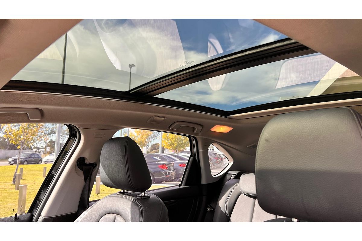 2015 BMW 2 Series 218i Sport Line F45