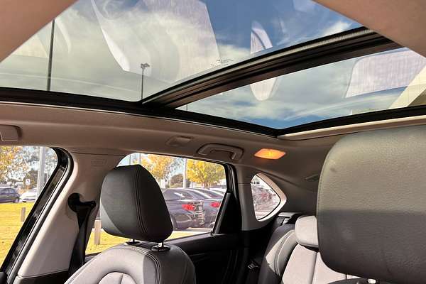 2015 BMW 2 Series 218i Sport Line F45