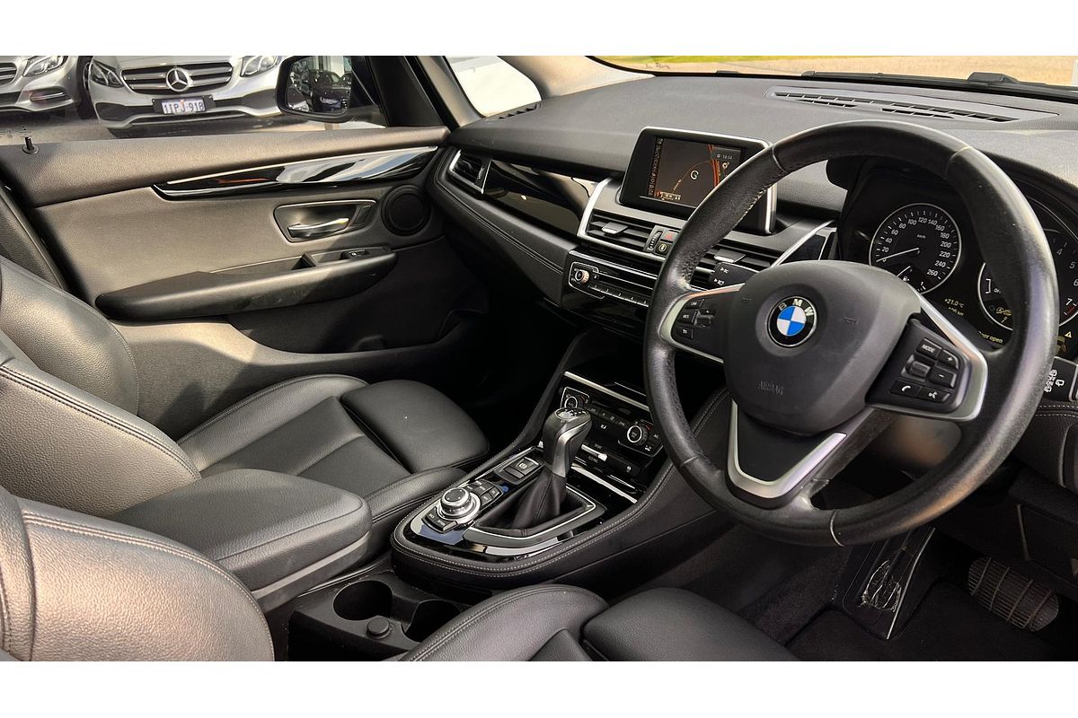 2015 BMW 2 Series 218i Sport Line F45