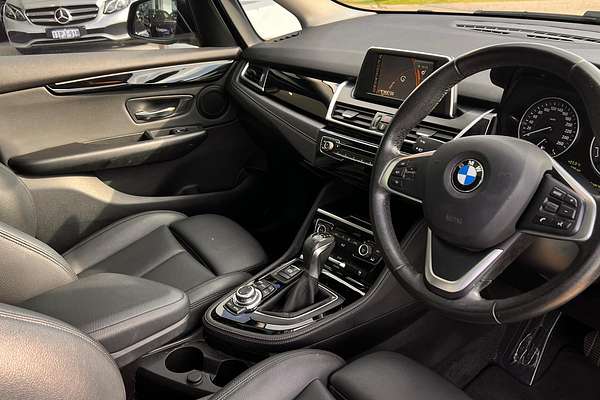 2015 BMW 2 Series 218i Sport Line F45