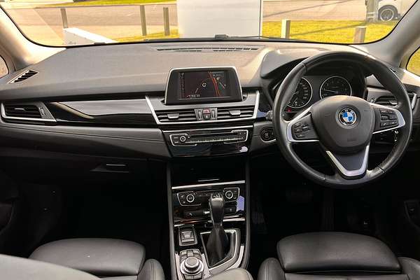2015 BMW 2 Series 218i Sport Line F45