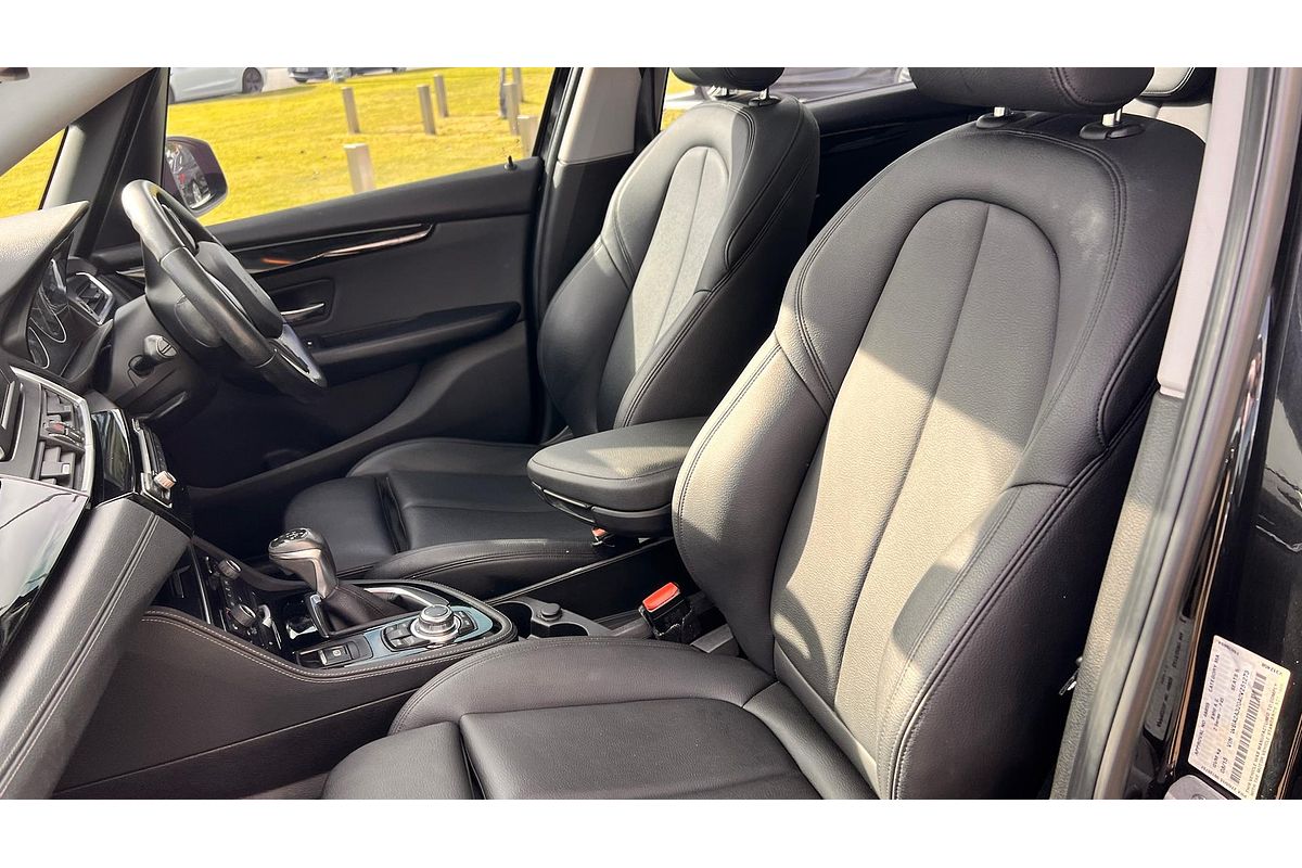 2015 BMW 2 Series 218i Sport Line F45