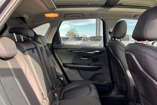 2015 BMW 2 Series 218i Sport Line F45
