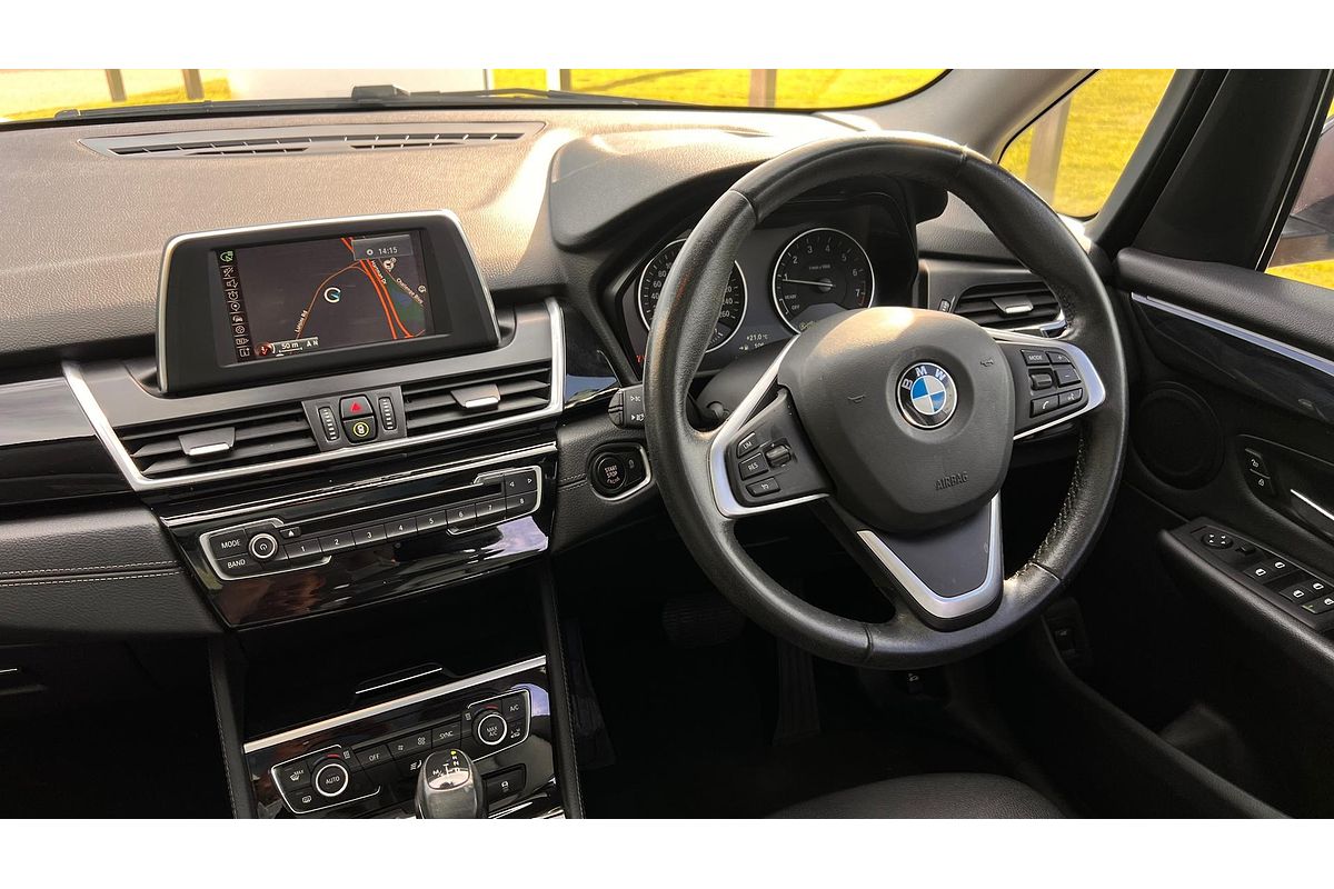 2015 BMW 2 Series 218i Sport Line F45