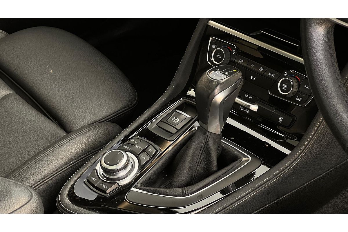 2015 BMW 2 Series 218i Sport Line F45