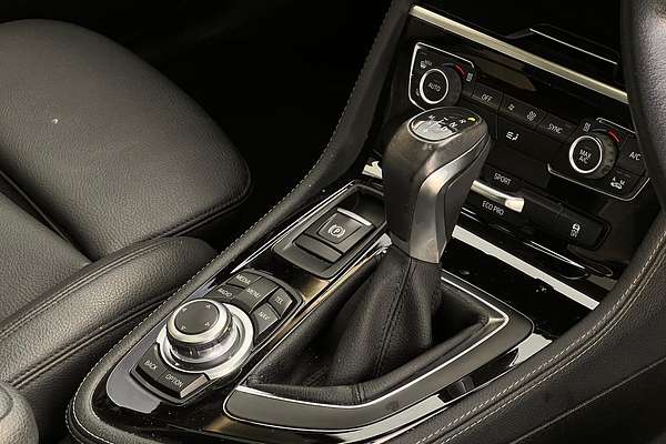 2015 BMW 2 Series 218i Sport Line F45