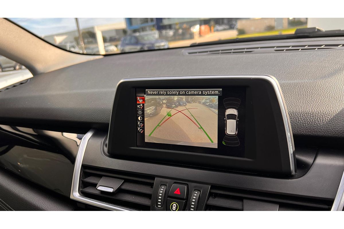 2015 BMW 2 Series 218i Sport Line F45