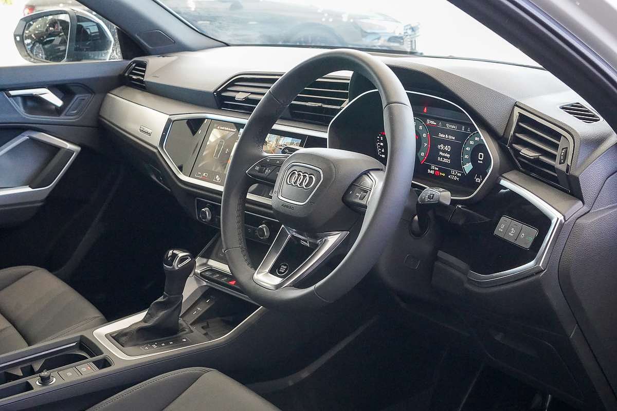 2024 Audi Q3 40 TFSI F3