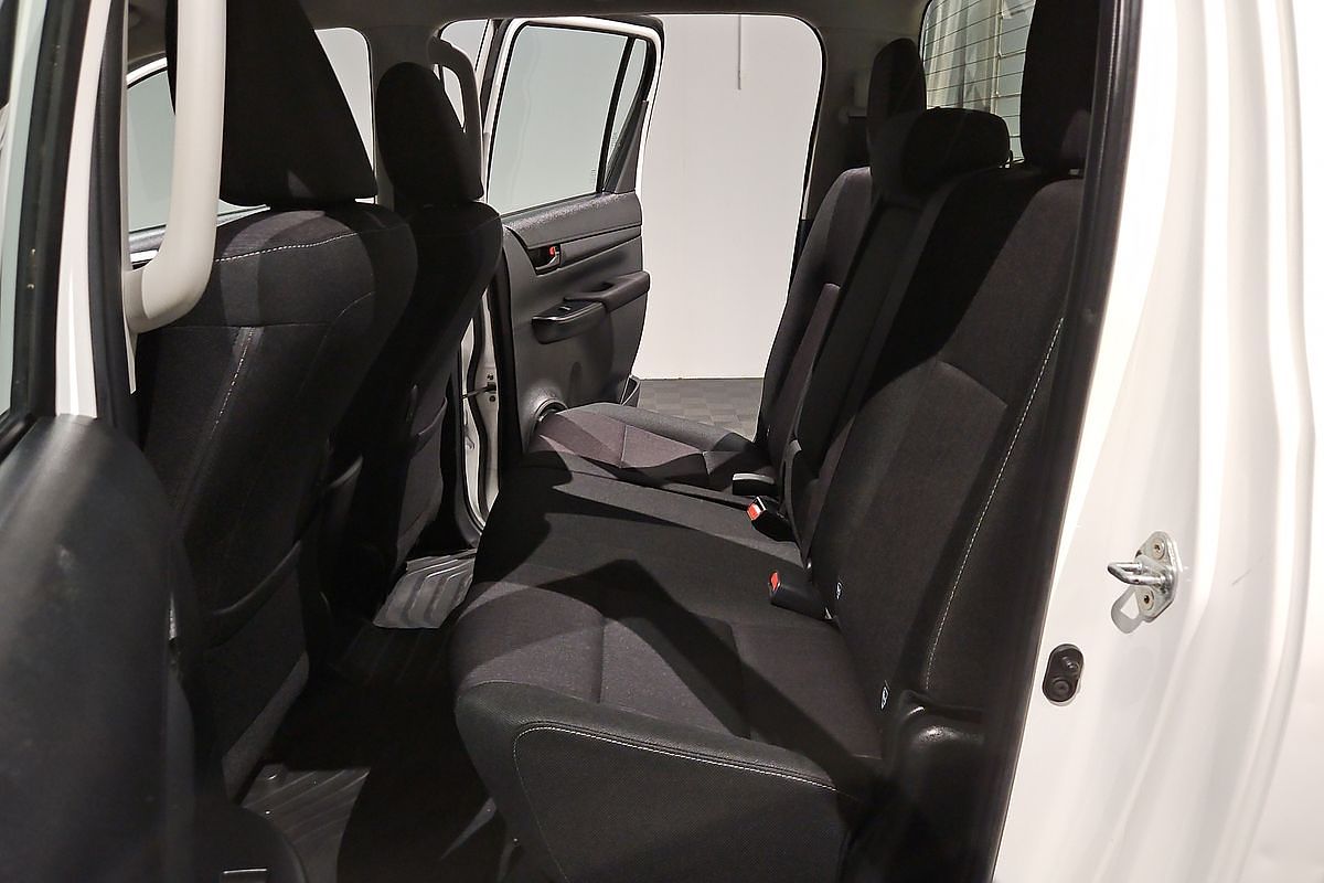 2018 Toyota Hilux SR GUN126R 4X4