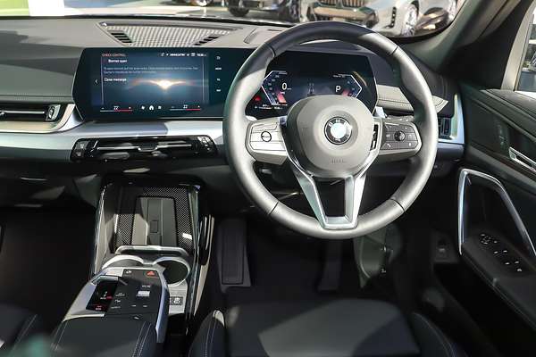 2025 BMW X1 sDrive18i U11