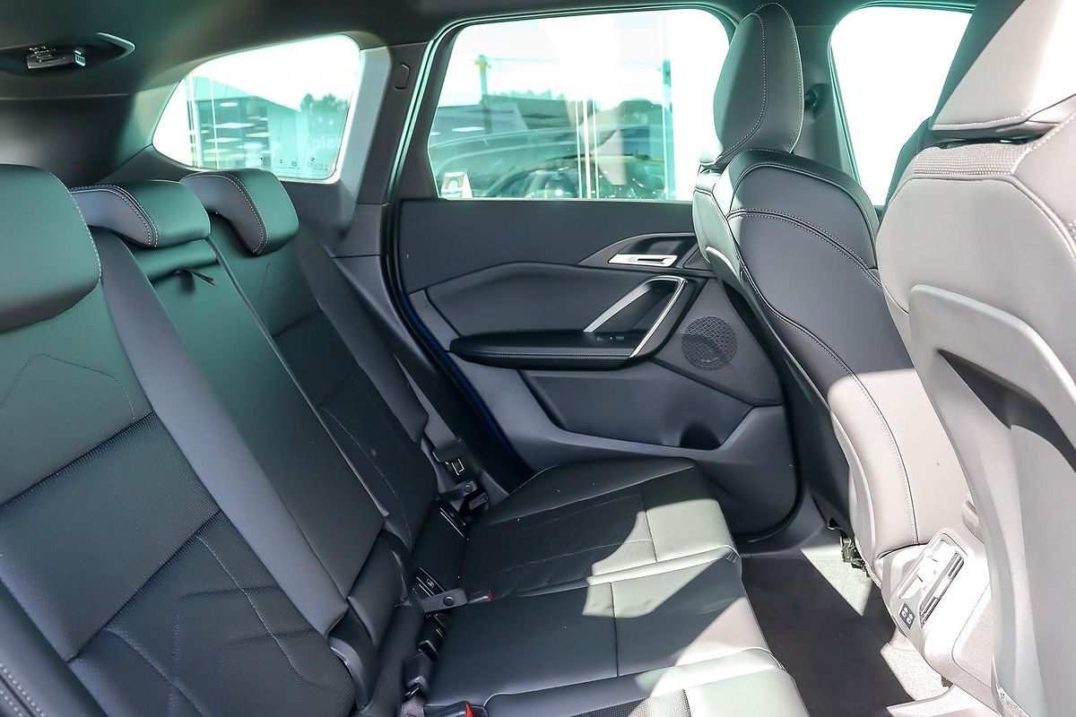 2025 BMW X1 sDrive18i U11