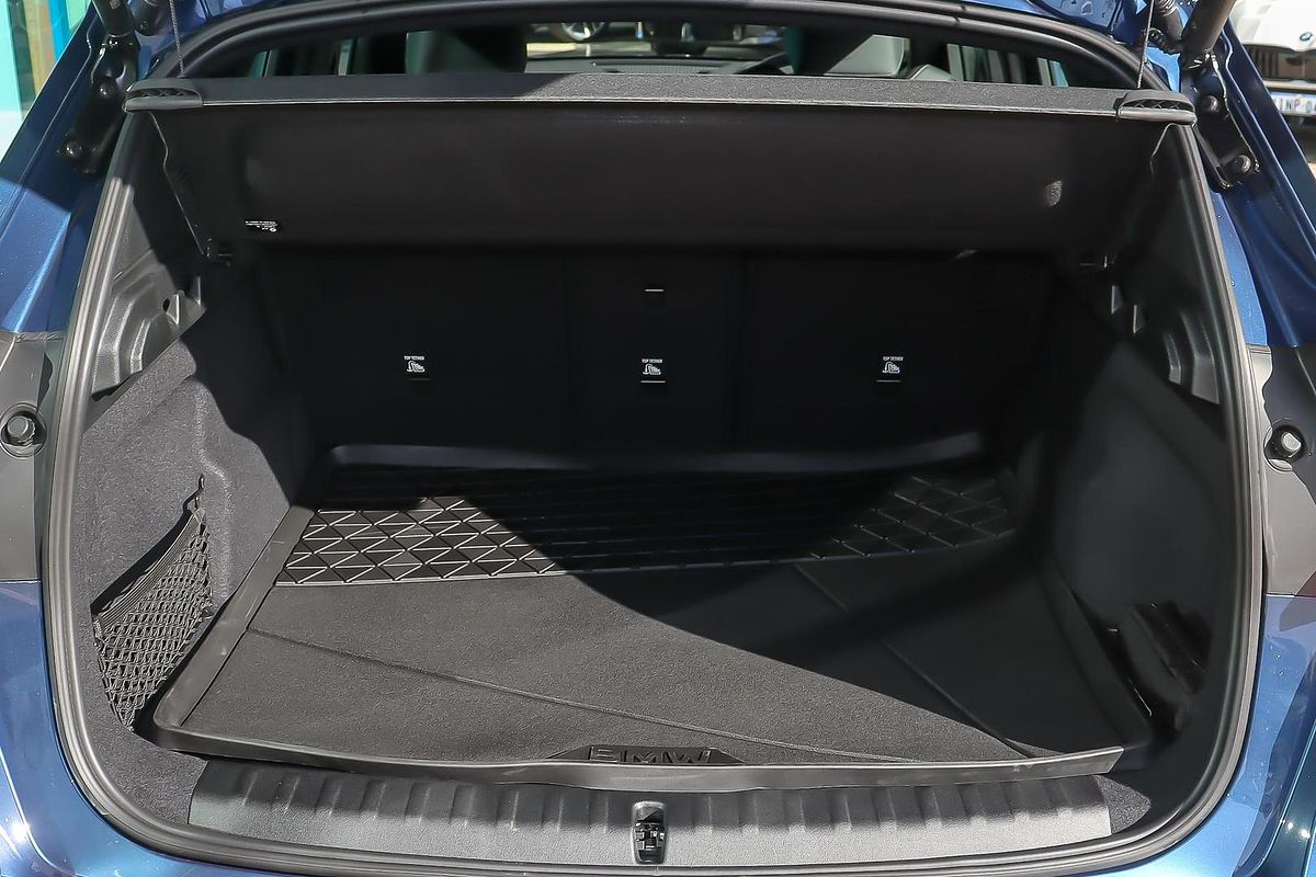 2025 BMW X1 sDrive18i U11