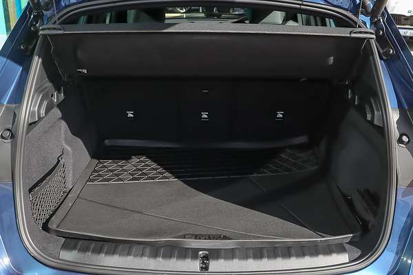 2025 BMW X1 sDrive18i U11