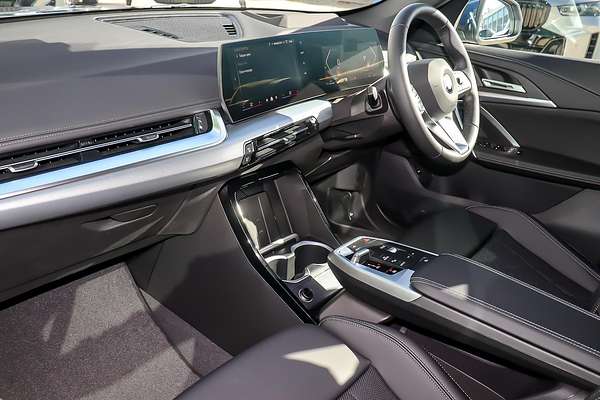 2025 BMW X1 sDrive18i U11