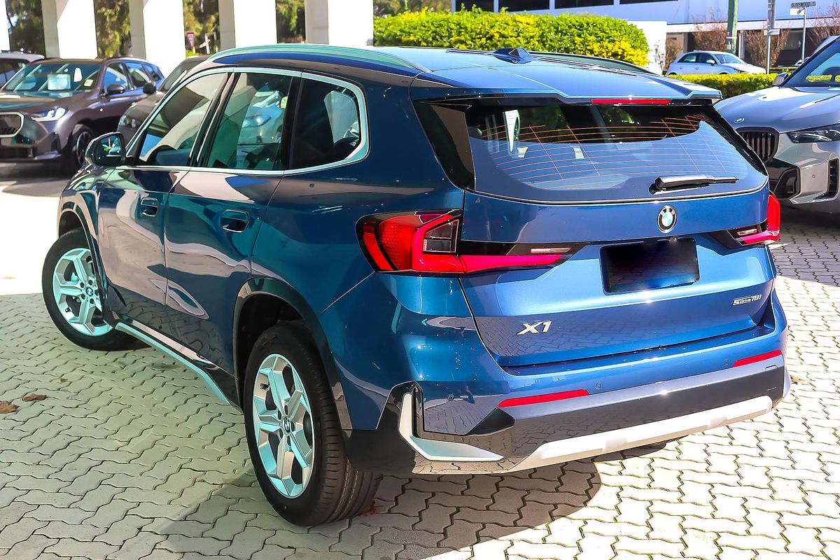 2025 BMW X1 sDrive18i U11