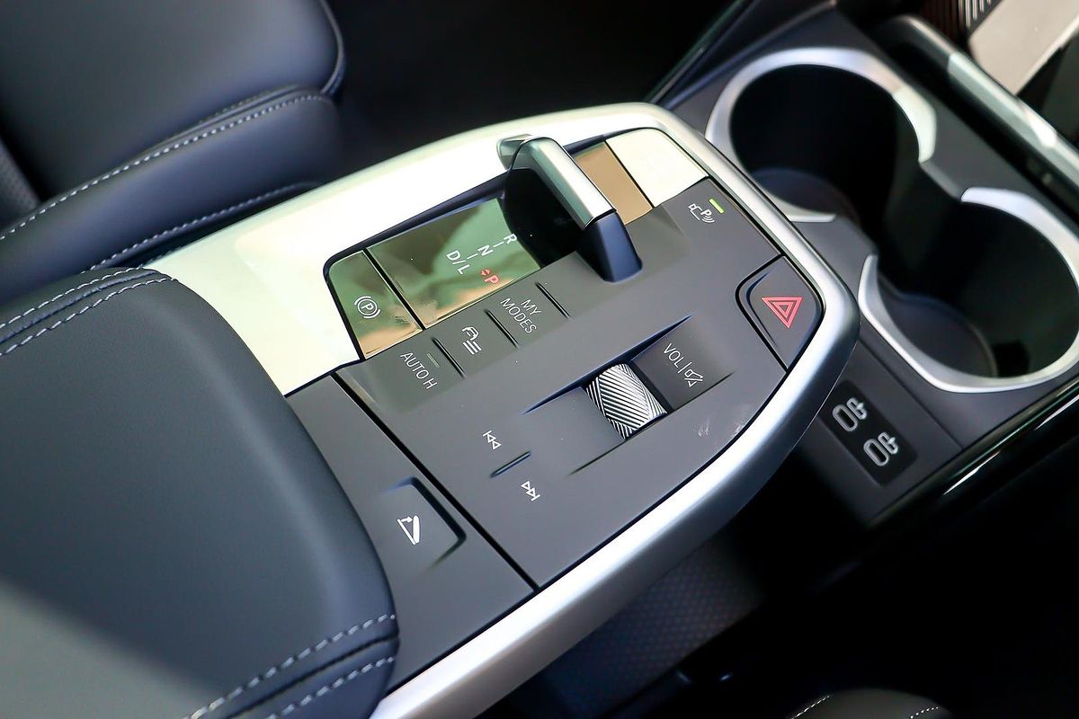 2025 BMW X1 sDrive18i U11