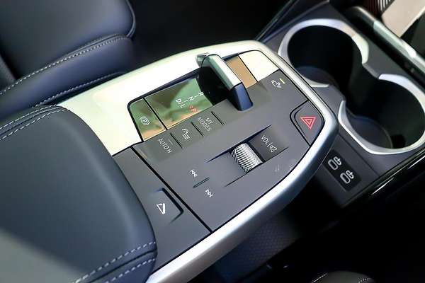 2025 BMW X1 sDrive18i U11