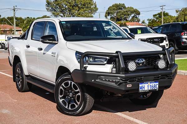 2024 Toyota Hilux SR5 48V GUN126R 4X4