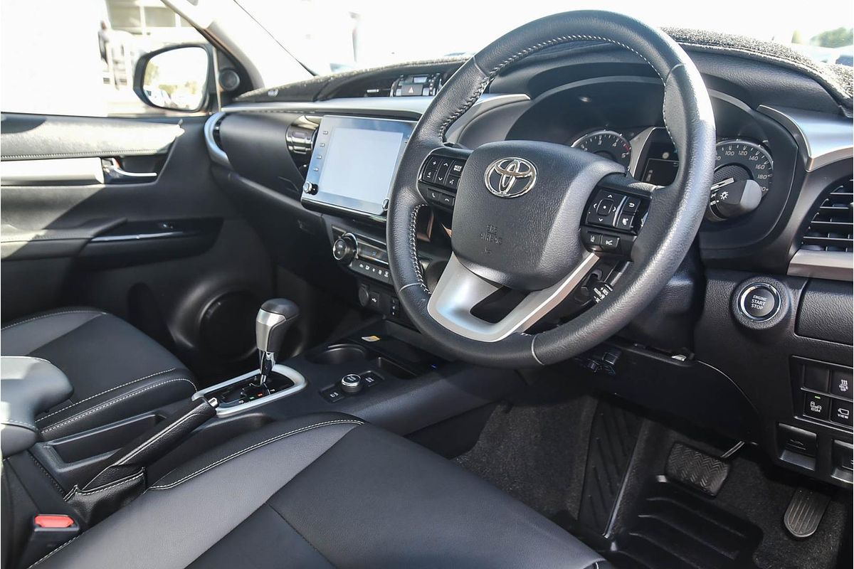 2024 Toyota Hilux SR5 48V GUN126R 4X4
