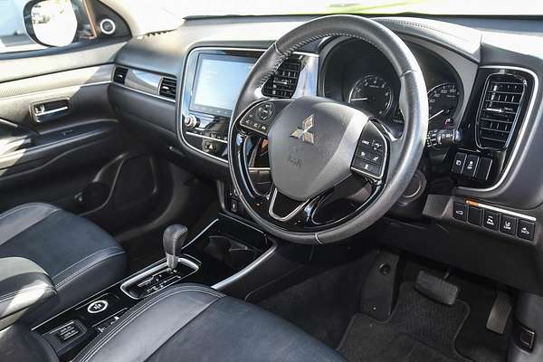 2020 Mitsubishi Outlander Exceed ZL
